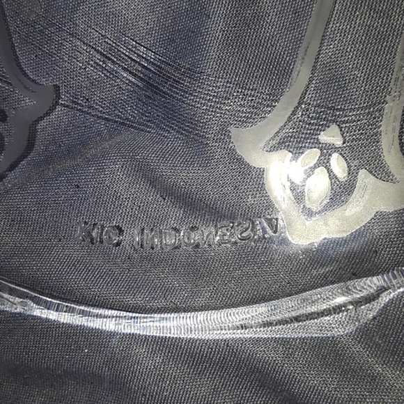 Indonesian plate w/ 3 crosses - Picture 5 of 6